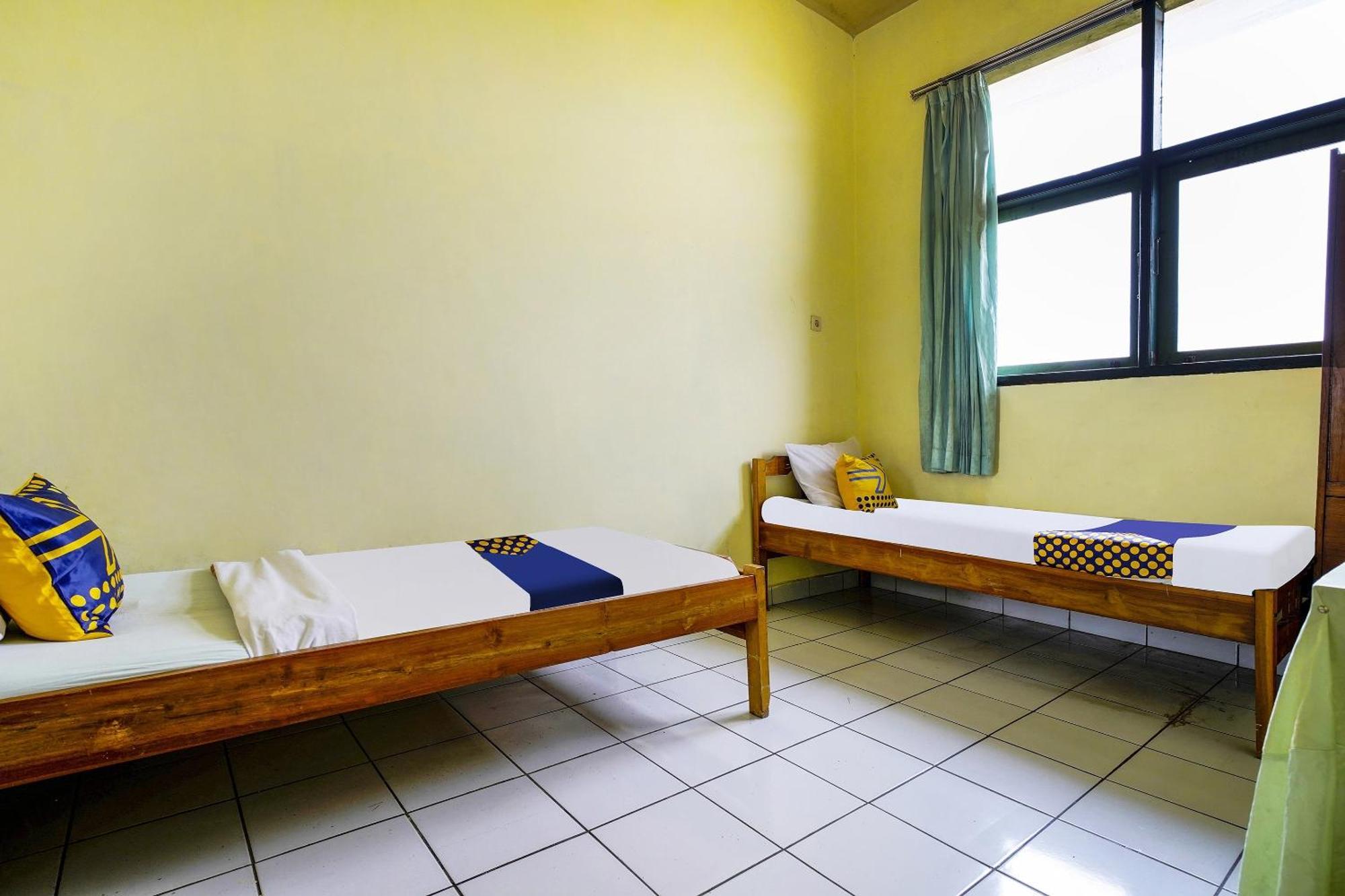 SPOT ON 91064 Wisma Lec Syariah Garut Bagian luar foto