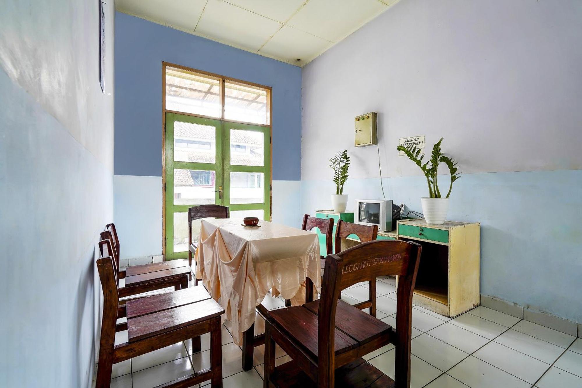 SPOT ON 91064 Wisma Lec Syariah Garut Bagian luar foto