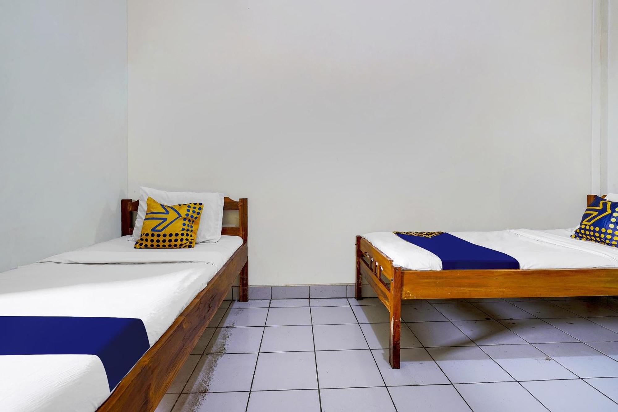 SPOT ON 91064 Wisma Lec Syariah Garut Bagian luar foto