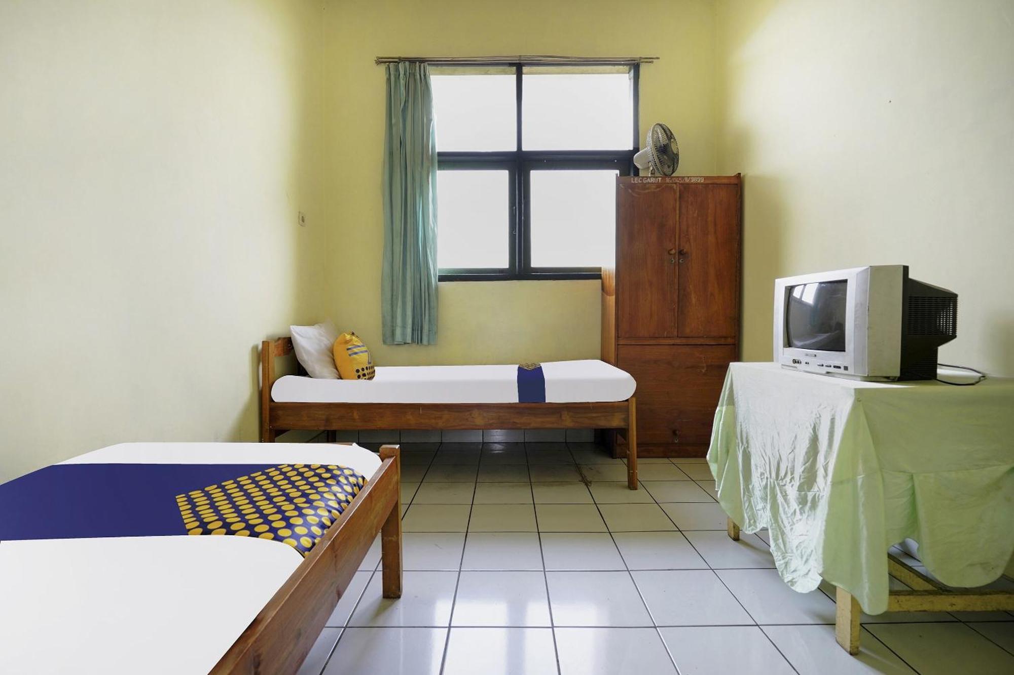 SPOT ON 91064 Wisma Lec Syariah Garut Bagian luar foto
