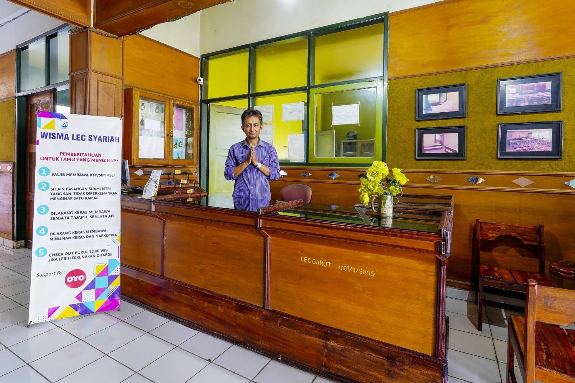 SPOT ON 91064 Wisma Lec Syariah Garut Bagian luar foto